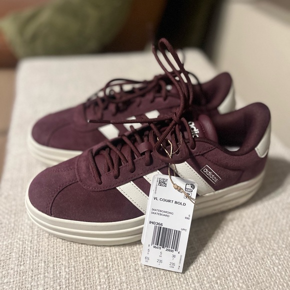 Adidas VL Court Bold Shoes in Maroon and White new with tags - Picture 3 of 7